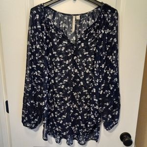 Lauren Conrad, Navy Floral, Sz LG, Gentle Hi Low Hem, 4 Button Detail EUC